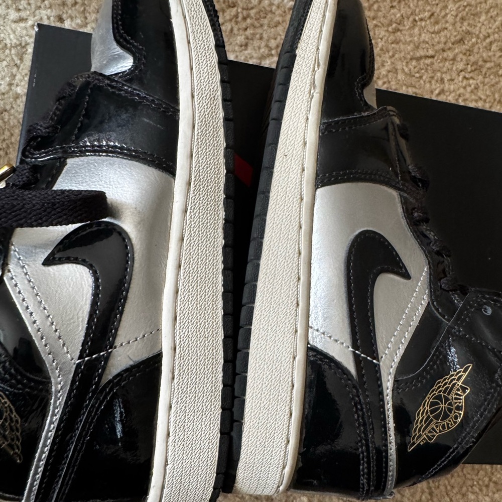 Jordan Black and Silver patent leather Retro 1.. Size 4.5
